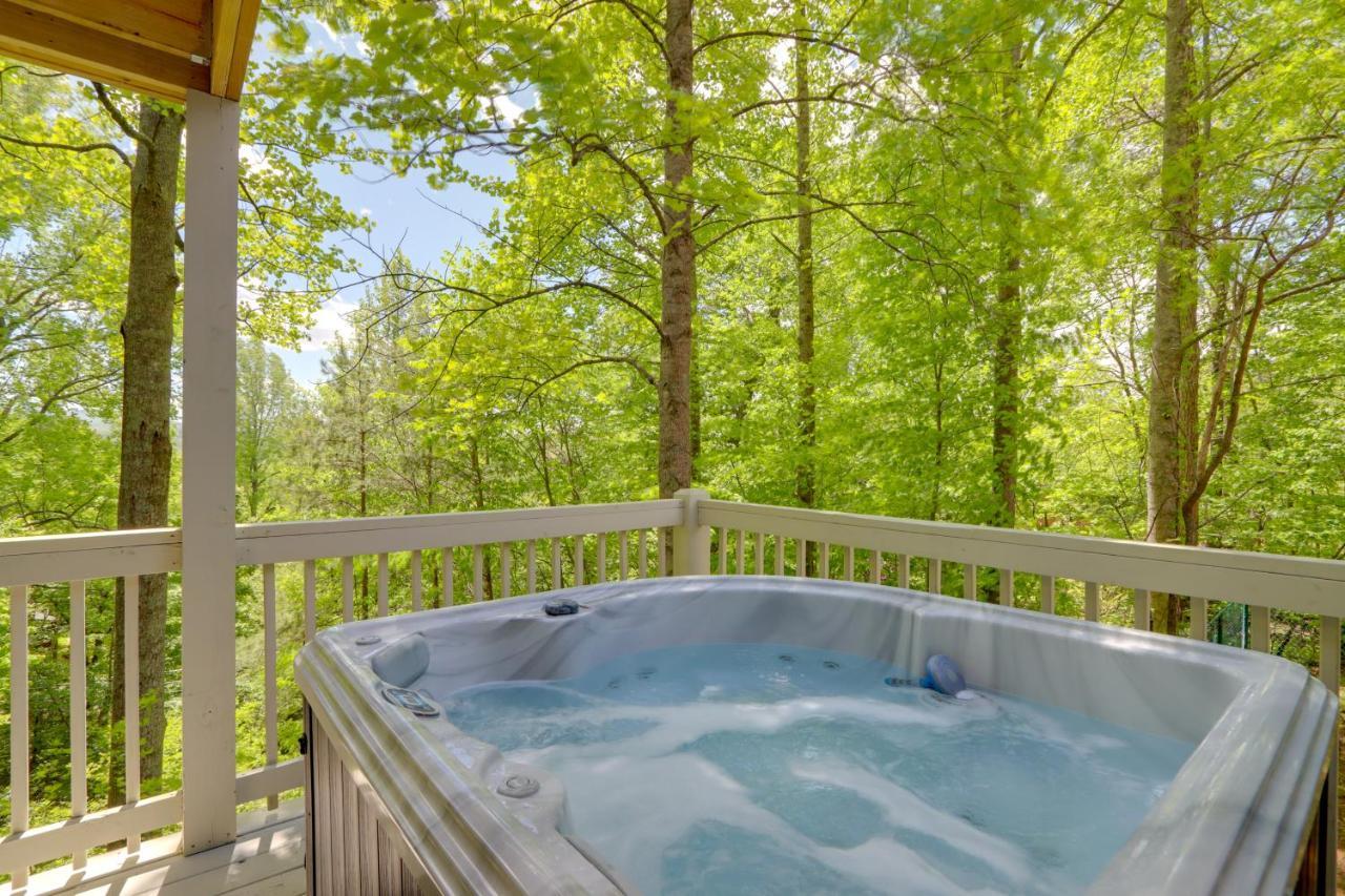 Blue Ridge Getaway With Hot Tub And Seasonal View! Villa Eksteriør bilde