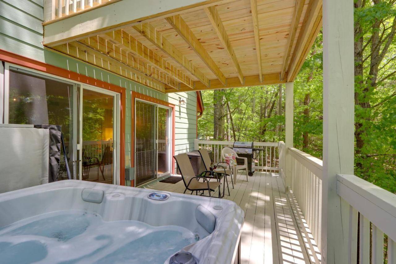 Blue Ridge Getaway With Hot Tub And Seasonal View! Villa Eksteriør bilde